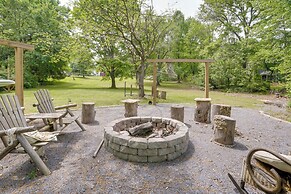 Riverfront Shenandoah Getaway w/ Kayaks & Tubes!