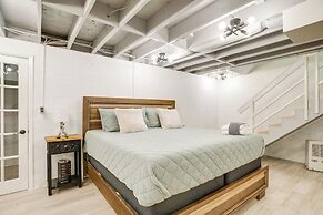 Riverfront Shenandoah Getaway w/ Kayaks & Tubes!