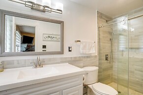 Riverfront Shenandoah Getaway w/ Kayaks & Tubes!