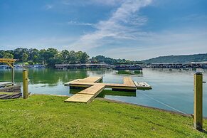 Kingsport 'boone Lake Hideaway' w/ Deck & Views!
