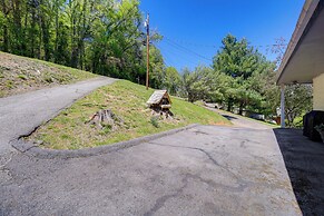 Kingsport 'boone Lake Hideaway' w/ Deck & Views!