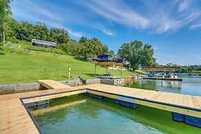 Kingsport 'boone Lake Hideaway' w/ Deck & Views!