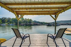 Kingsport 'boone Lake Hideaway' w/ Deck & Views!