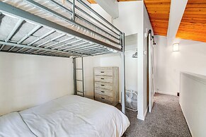 Sunny Kings Beach Retreat ~ 1 Mi to Lake Tahoe