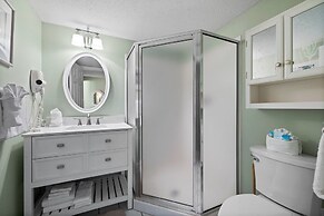 Pelican Beach 2008 1 Bedroom Condo