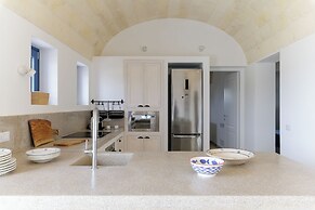 Casa Blue con piscina by Wonderful Italy