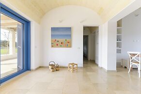 Casa Blue con piscina by Wonderful Italy