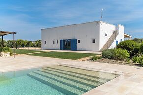 Casa Blue con piscina by Wonderful Italy