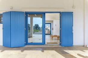 Casa Blue con piscina by Wonderful Italy