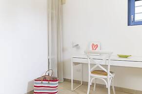 Casa Blue con piscina by Wonderful Italy