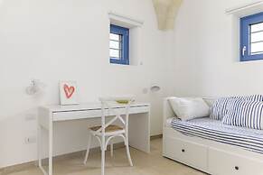 Casa Blue con piscina by Wonderful Italy