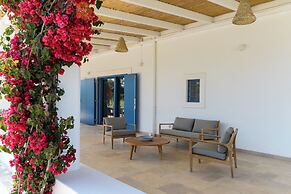 Casa Blue con piscina by Wonderful Italy