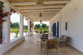 Casa Blue con piscina by Wonderful Italy