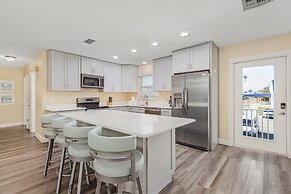 Amber Jack - 210 Ostego Dr 3 Bedroom Home by RedAwning