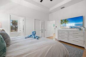 Inn-2-blue - 155 Jefferson St 3 Bedroom Home by RedAwning