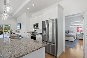 Inn-2-blue - 155 Jefferson St 3 Bedroom Home by RedAwning