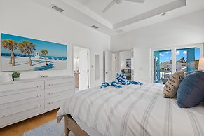 Inn-2-blue - 155 Jefferson St 3 Bedroom Home by RedAwning