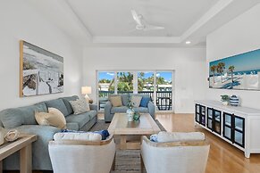 Inn-2-blue - 155 Jefferson St 3 Bedroom Home by RedAwning