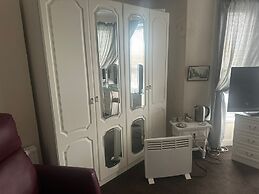 OYO The Barley House