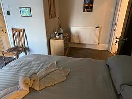 OYO The Barley House