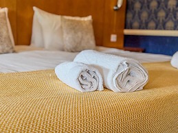 The Quayside Hotel and Bar