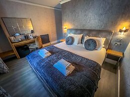 The Quayside Hotel and Bar