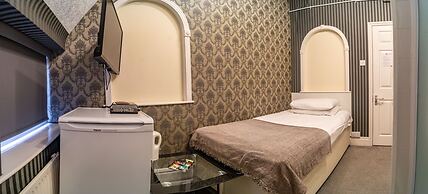 The Quayside Hotel and Bar