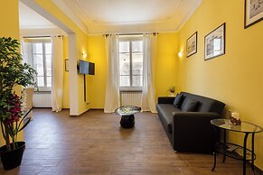 Casa Gialla by Mmega