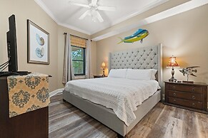 Phoenix On The Bay 1108