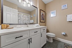 Phoenix On The Bay 1108