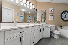 Phoenix On The Bay 1108