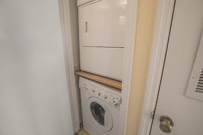 Summer House West B102