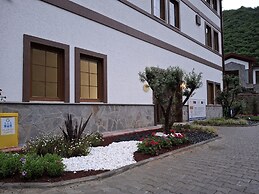 Çardak Alti Otel