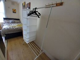 Lovely 1- Double Bed Studio in London