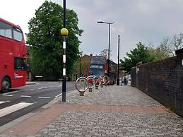 Lovely 1- Double Bed Studio in London