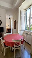 Beautiful 2-bed Apartment in Roma