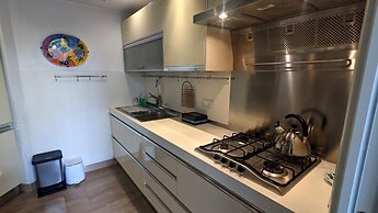 Beautiful 2-bed Apartment in Roma