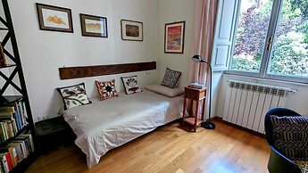 Beautiful 2-bed Apartment in Roma