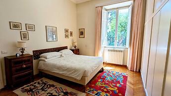 Beautiful 2-bed Apartment in Roma