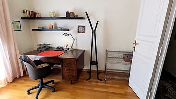 Beautiful 2-bed Apartment in Roma