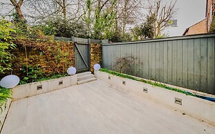 The Nothinghill Charmer