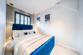 The Nothinghill Charmer