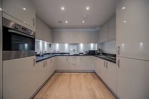 Barking Bright Apartment With 2 Bedrooms