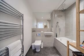 Barking Bright Apartment With 2 Bedrooms