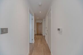 Barking Bright Apartment With 2 Bedrooms