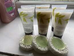 Birmingham - 4BR - Sleeps 9 - Parking - Garden