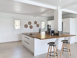 Nakolodge 3 chambres -piscine / jardin privés