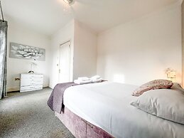 Redbourne Terrace Holiday Home