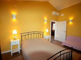 Villa With Pool and Fenced Garden