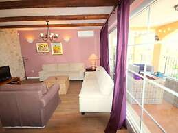 Villa With Pool and Fenced Garden